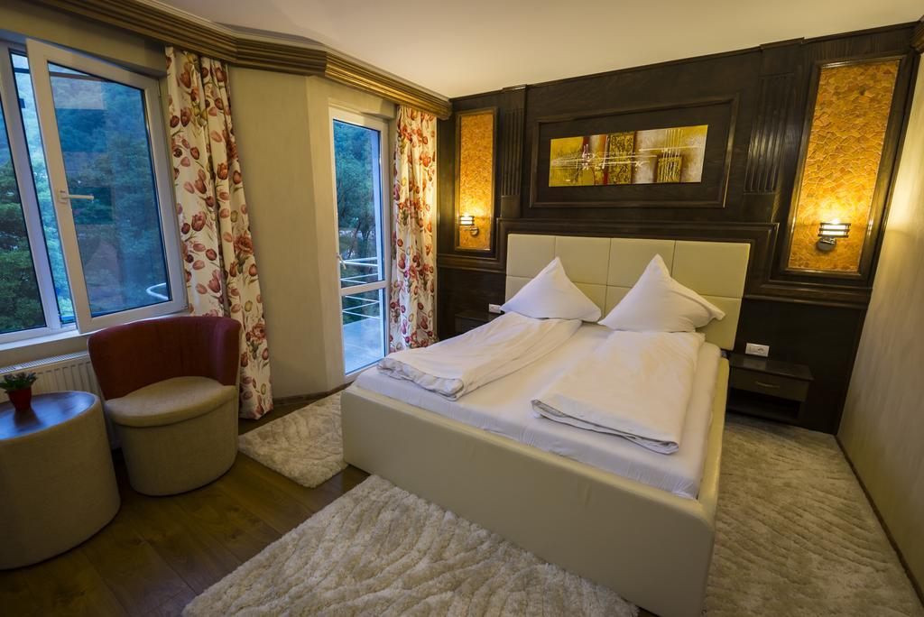 Hotel Golden Spirit Băile Herculane Room photo